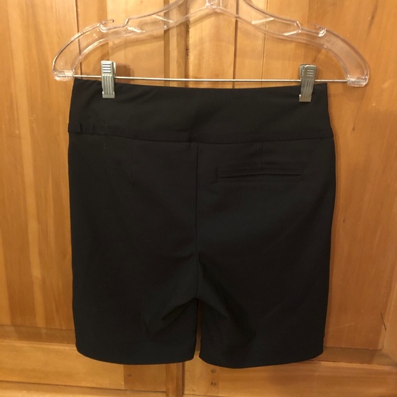Under Armour Womens XS Golf Shorts - Picture 2 of 10